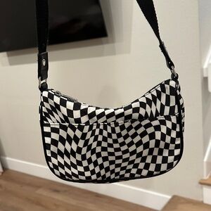 Wild Fable Optical Illusion Shoulder Bag in Black and White